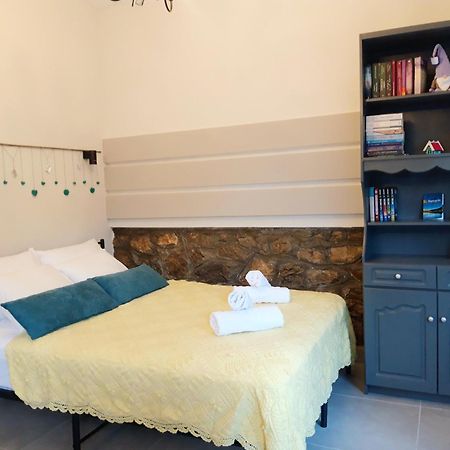 Kastoria Book House With Yard Apartment Exterior photo